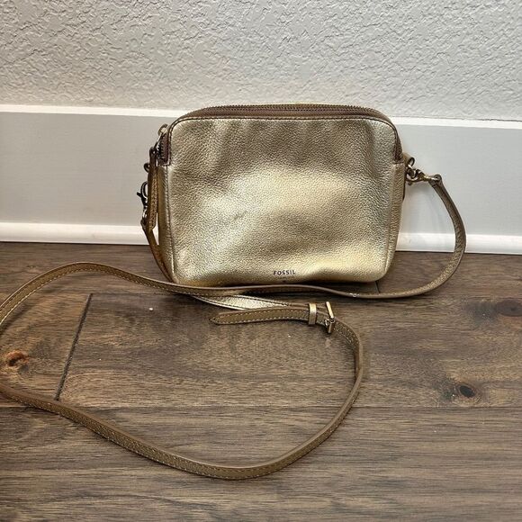 Fossil Gold Soft Pebble Leather Crossbody Shoulder Purse - EUC - Picture 1 of 10